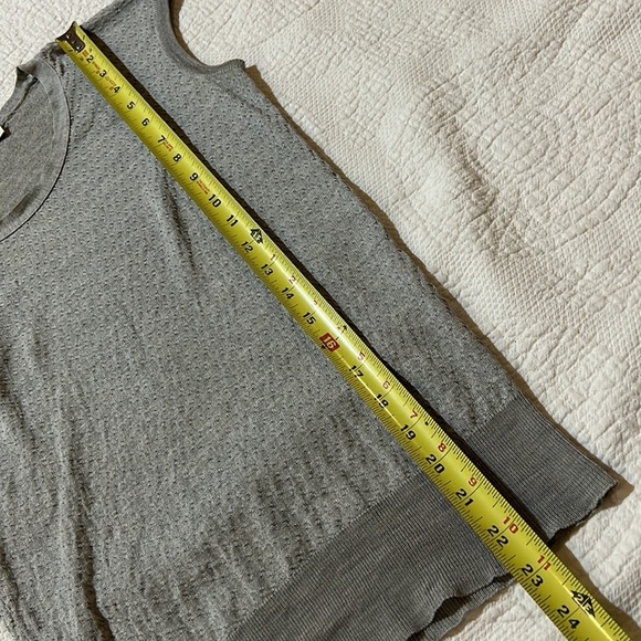 Balenciaga Sleeveless Textured Top. Size 38 - Picture 11 of 14